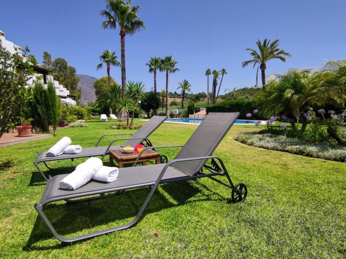 Spacious Beachfront Town House In Estepona With Fully Equipped Kitchen, Pools, Garden, Sea View Eksteriør bilde