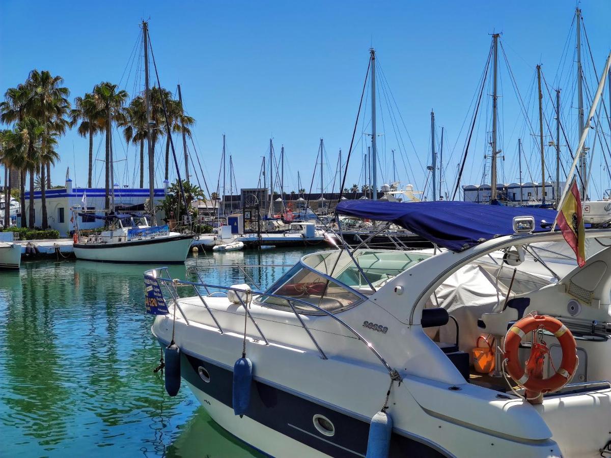 Spacious Beachfront Town House In Estepona With Fully Equipped Kitchen, Pools, Garden, Sea View Eksteriør bilde