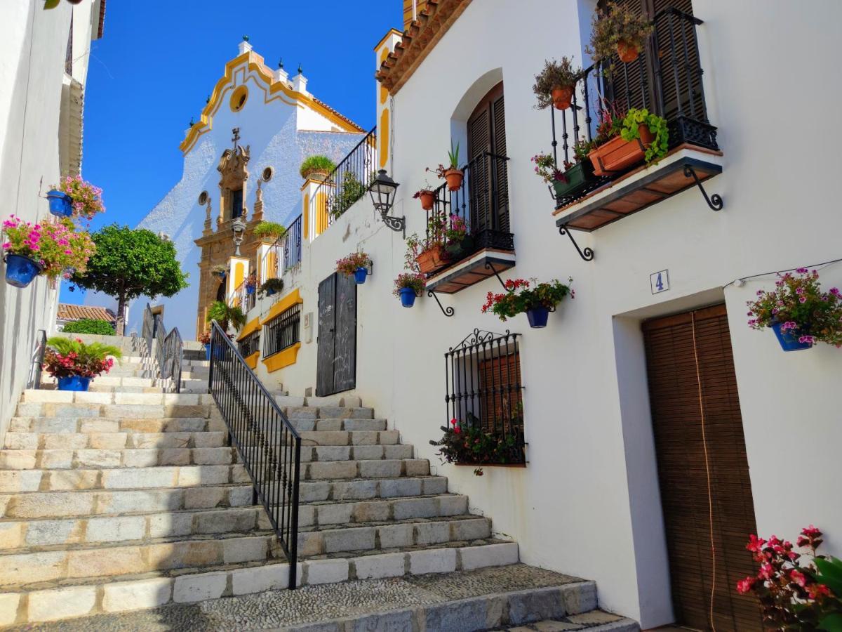 Spacious Beachfront Town House In Estepona With Fully Equipped Kitchen, Pools, Garden, Sea View Eksteriør bilde