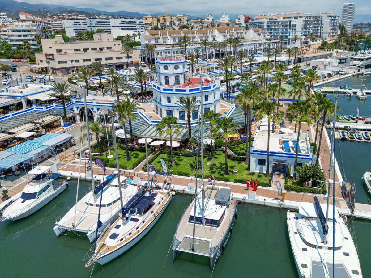 Spacious Beachfront Town House In Estepona With Fully Equipped Kitchen, Pools, Garden, Sea View Eksteriør bilde