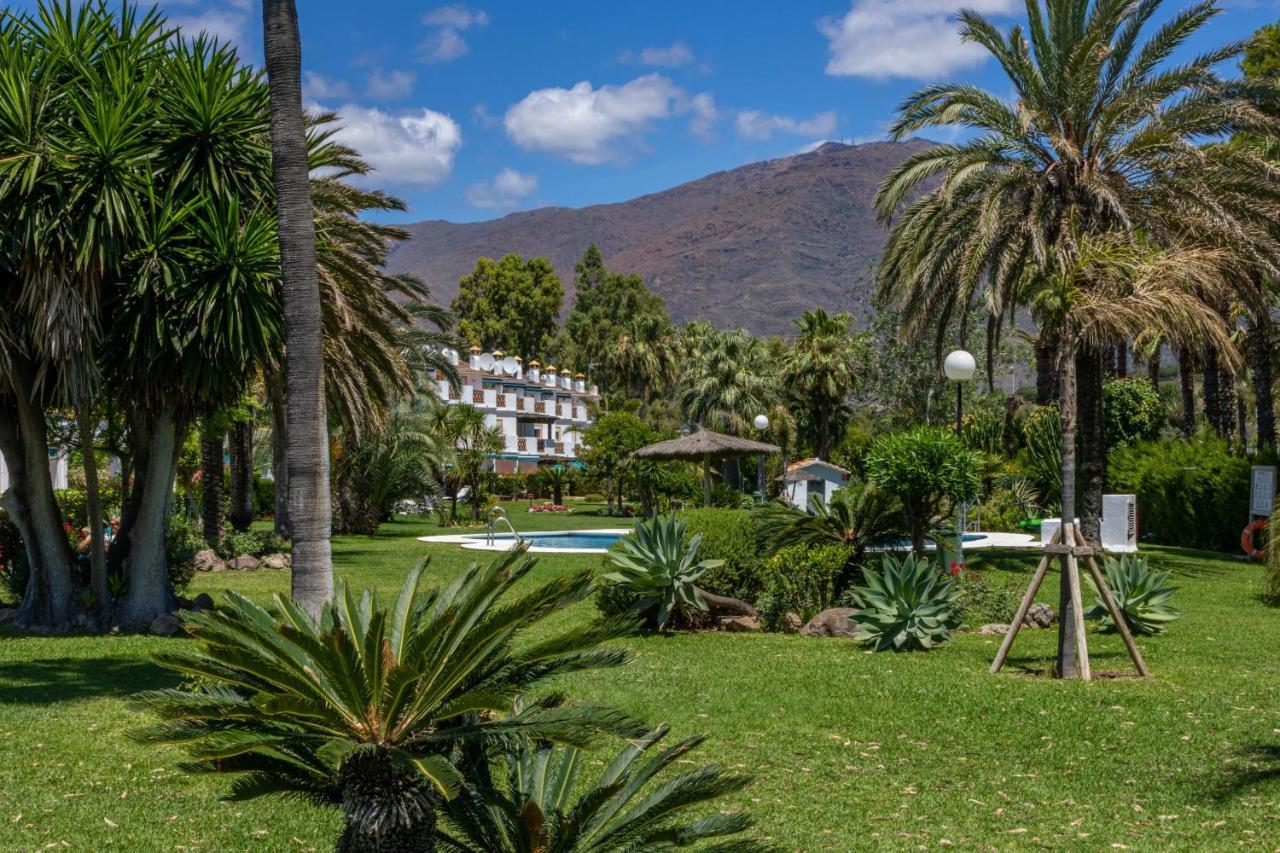 Spacious Beachfront Town House In Estepona With Fully Equipped Kitchen, Pools, Garden, Sea View Eksteriør bilde